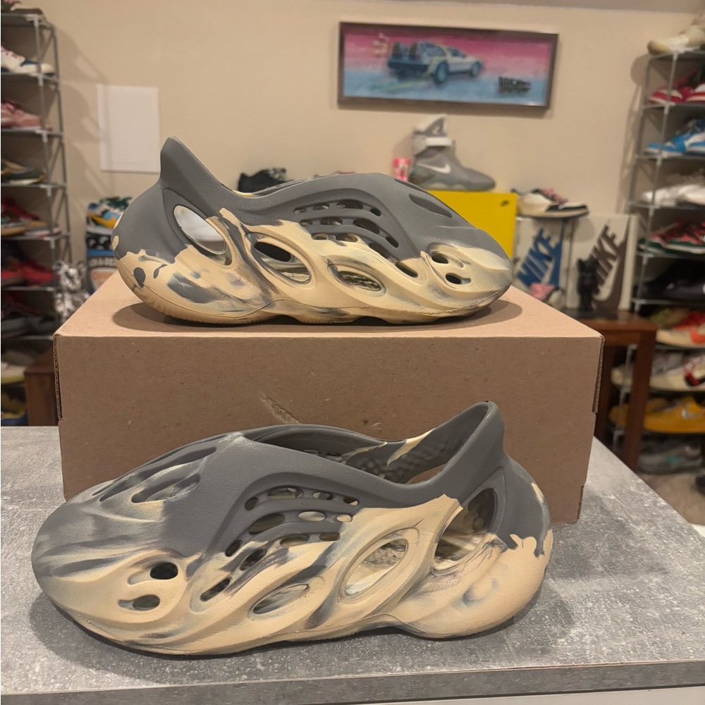 Yeezy foam runner size 9